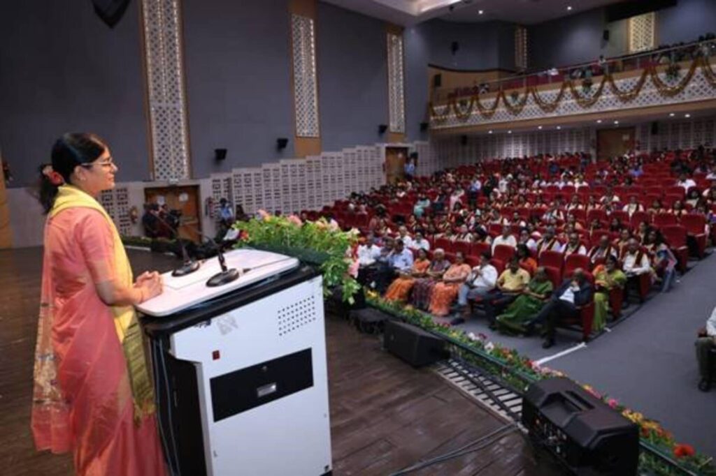 Union Minister of State for Health & Family Welfare and Chemicals & Fertilizers, Smt. Anupriya Patel graces the Annual Convocation Ceremony of Lady Hardinge Medical College