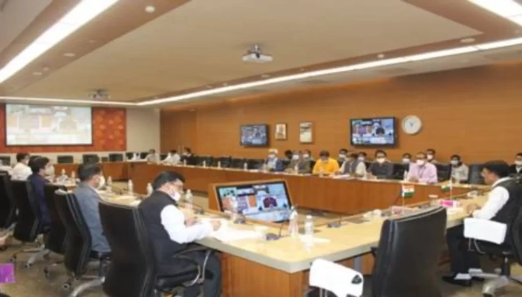 Dr. Mansukh Mandaviya reviews Public Health Preparedness to COVID19 and National COVID19 Vaccination Progress with States/UT