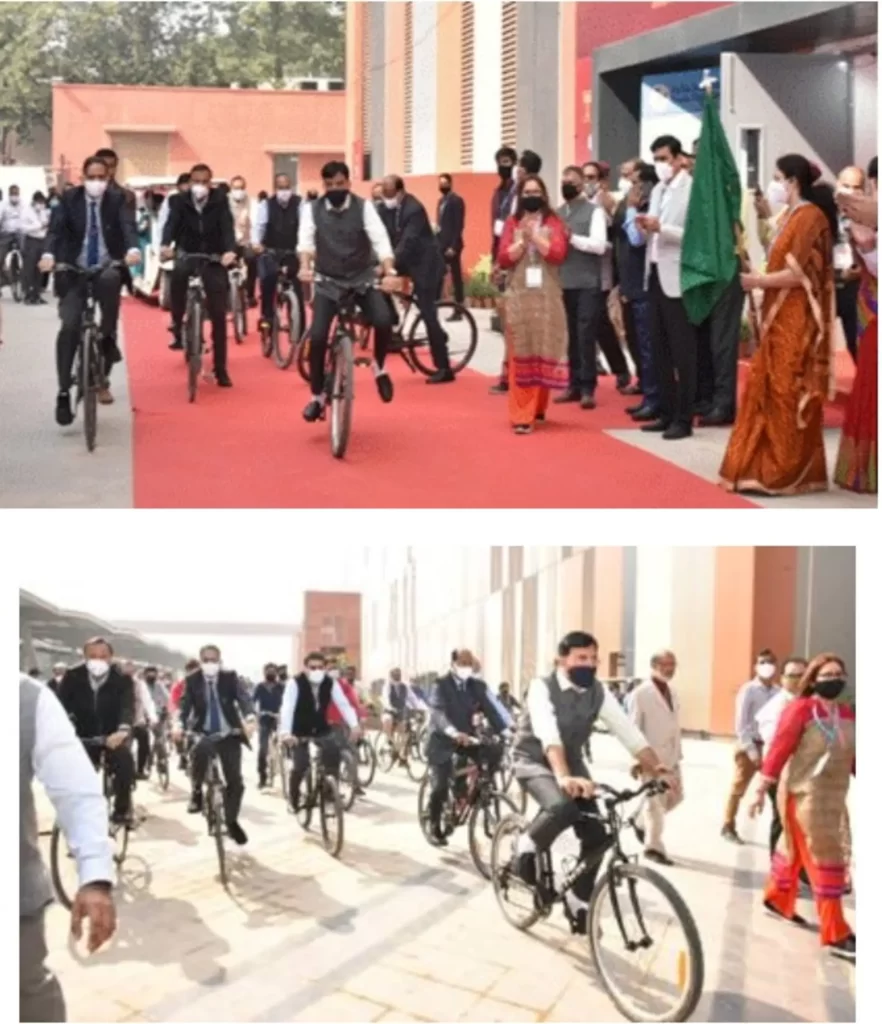 Dr. Mansukh Mandaviya cycles to inaugurate Health Pavilion at India International Trade Fair to raise awareness on NCDs
