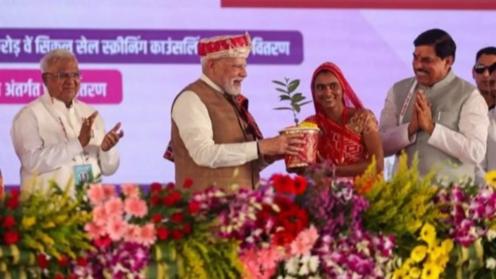Prime Minister Shri Narendra Modi launches 'Swasth Nari, Sashakt Parivar Abhiyaan' and 8th Rashtriya Poshan Maah from Dhar, Madhya Pradesh