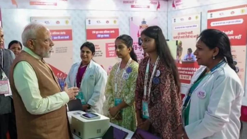 Prime Minister Shri Narendra Modi launches 'Swasth Nari, Sashakt Parivar Abhiyaan' and 8th Rashtriya Poshan Maah from Dhar, Madhya Pradesh